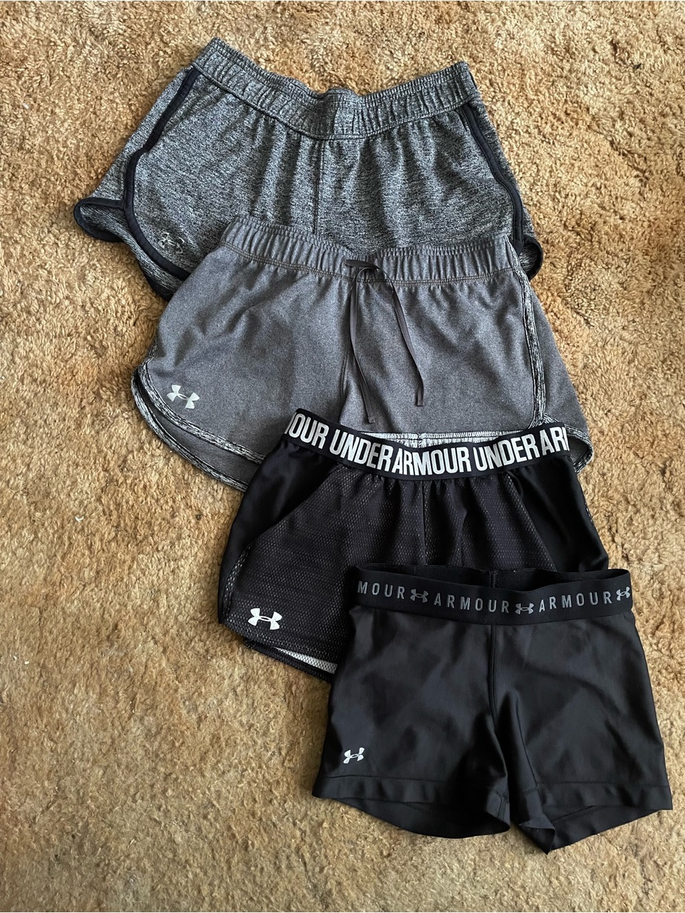 Under Armour Girls' Black & Gray Athletic Shorts size Small